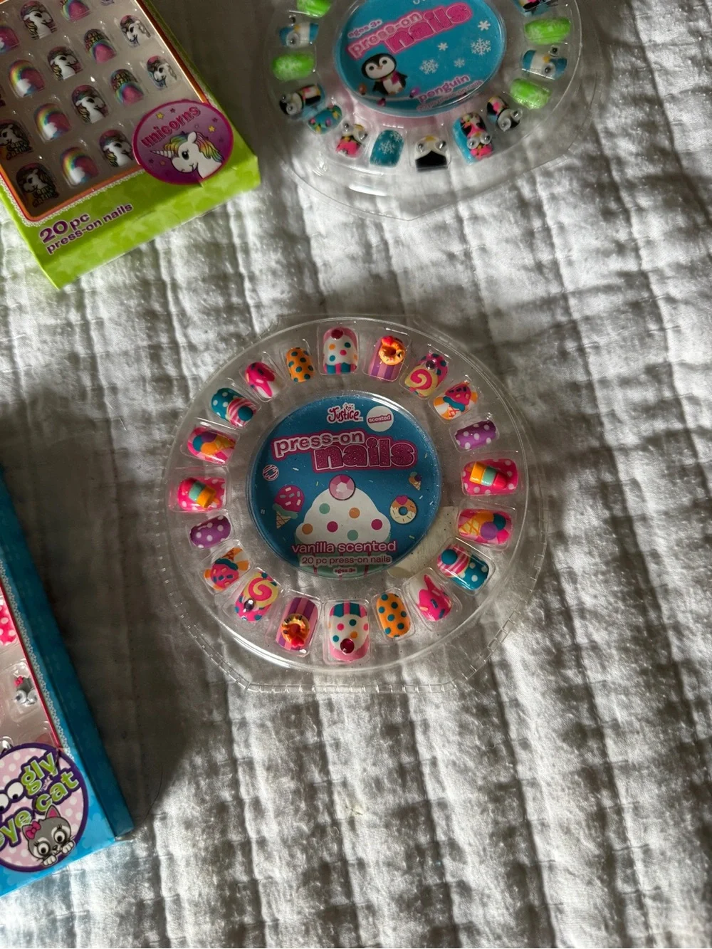 Lot of 5 Vintage Justice Girls Press On Nails Scented 3D Googly Eye Y2K 2000s